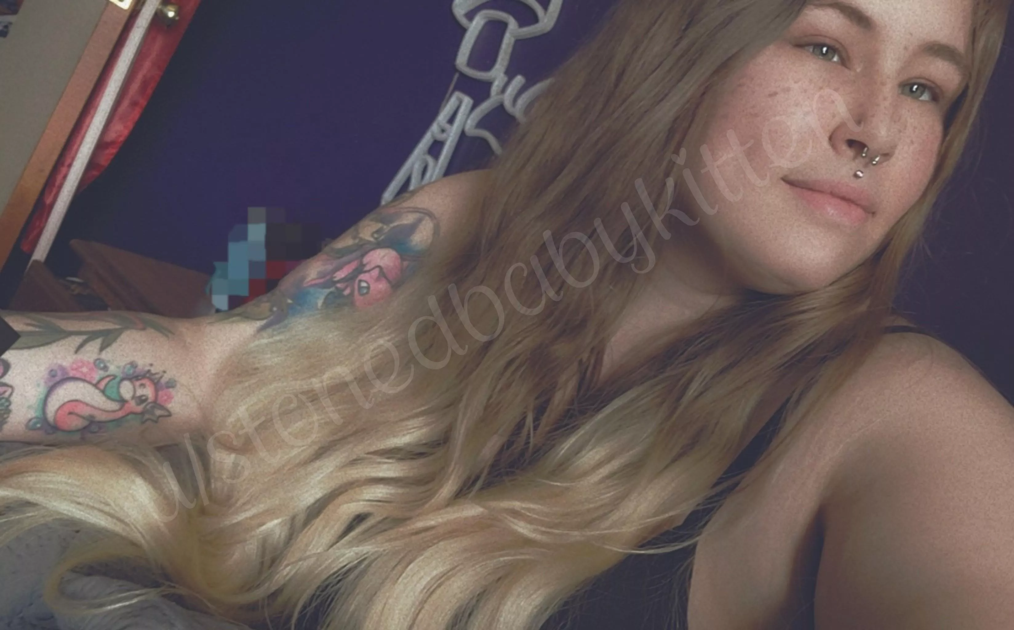 The urge to dye my hair again is growing 😩 Anyways Happy Friday!♡