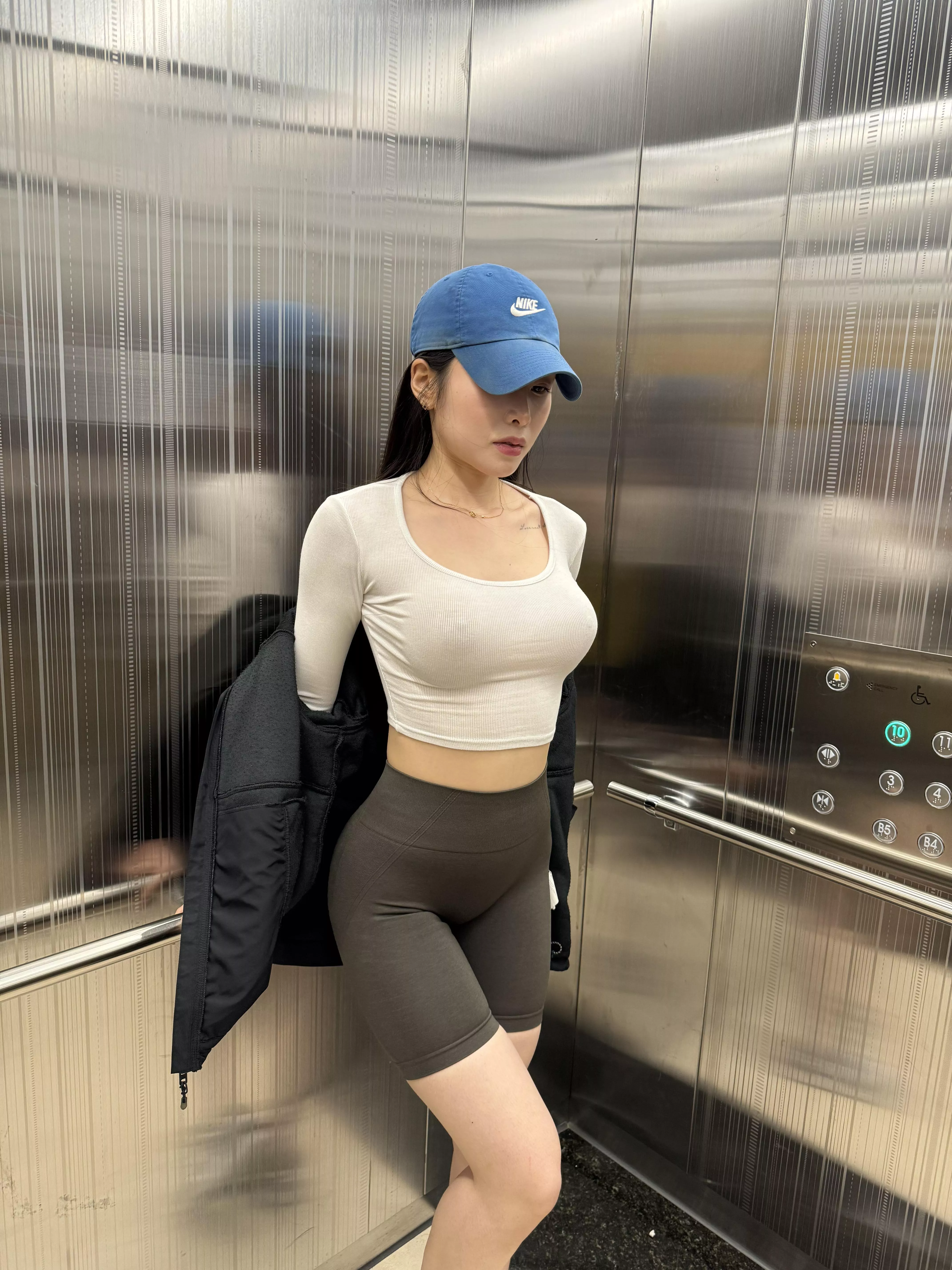 What pose do you want me to do?
