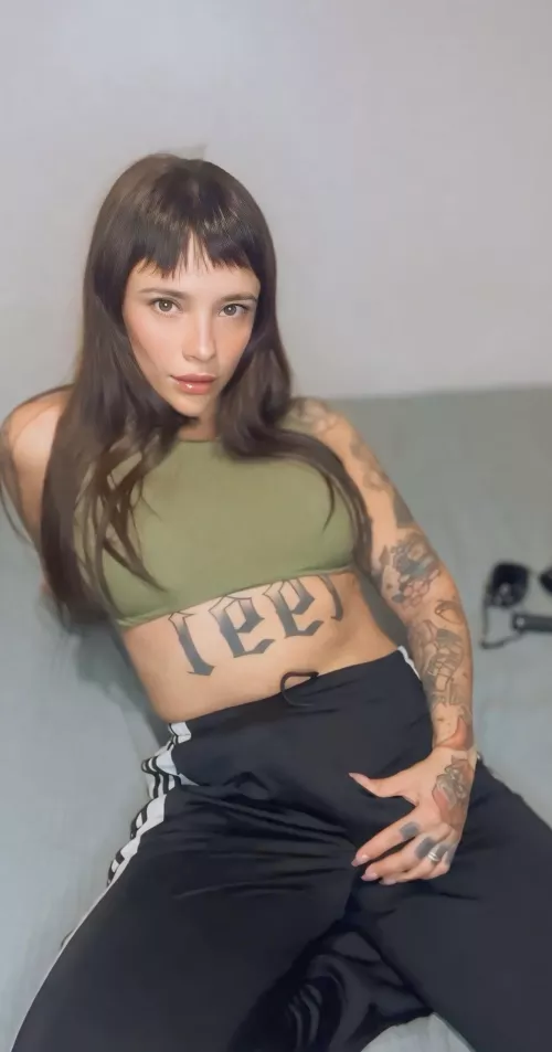 You come to my house, I greet you, and you see a boner in my pants. What's your reaction?
