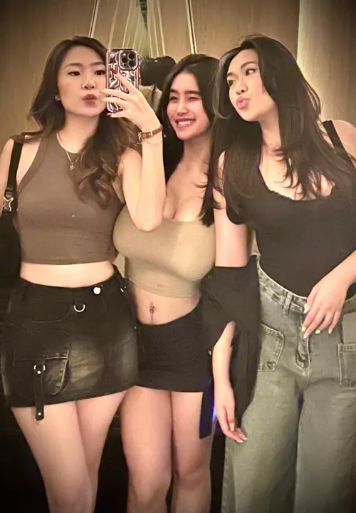 ALWAYS IN THE CENTER 😮‍💨