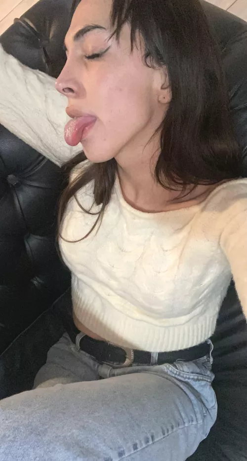 i am once again asking for headpats 😘