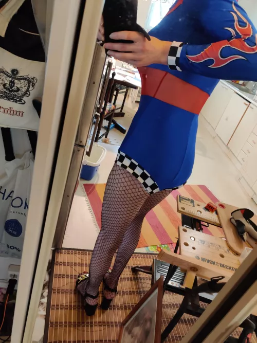 I like my new racer outfit!