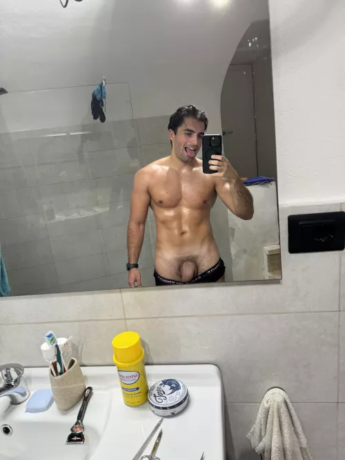 I send a cumvid to each “hi” in the comment 