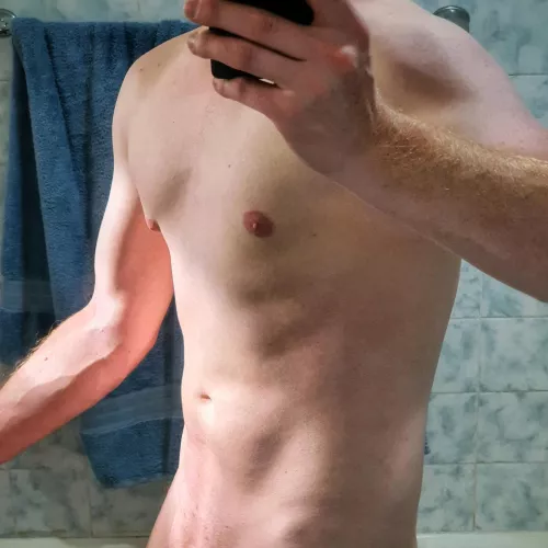 Morning sunlight doing my physique some favours