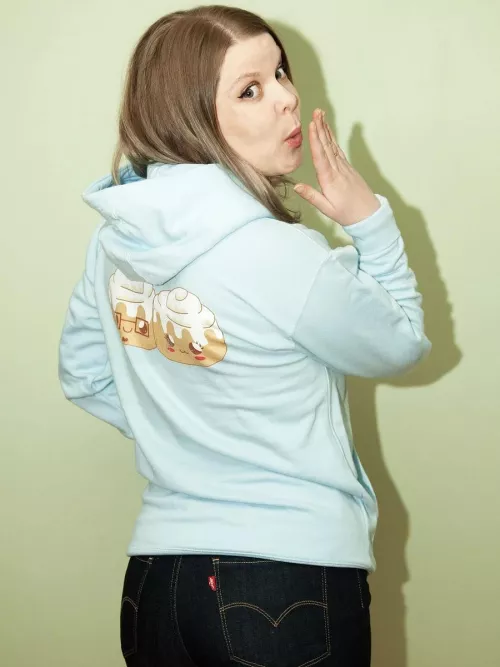 Simone Swan 🍑 [CineBinge]