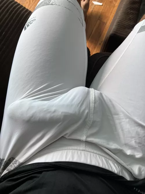 (19) People like it when I wear white for some reason..