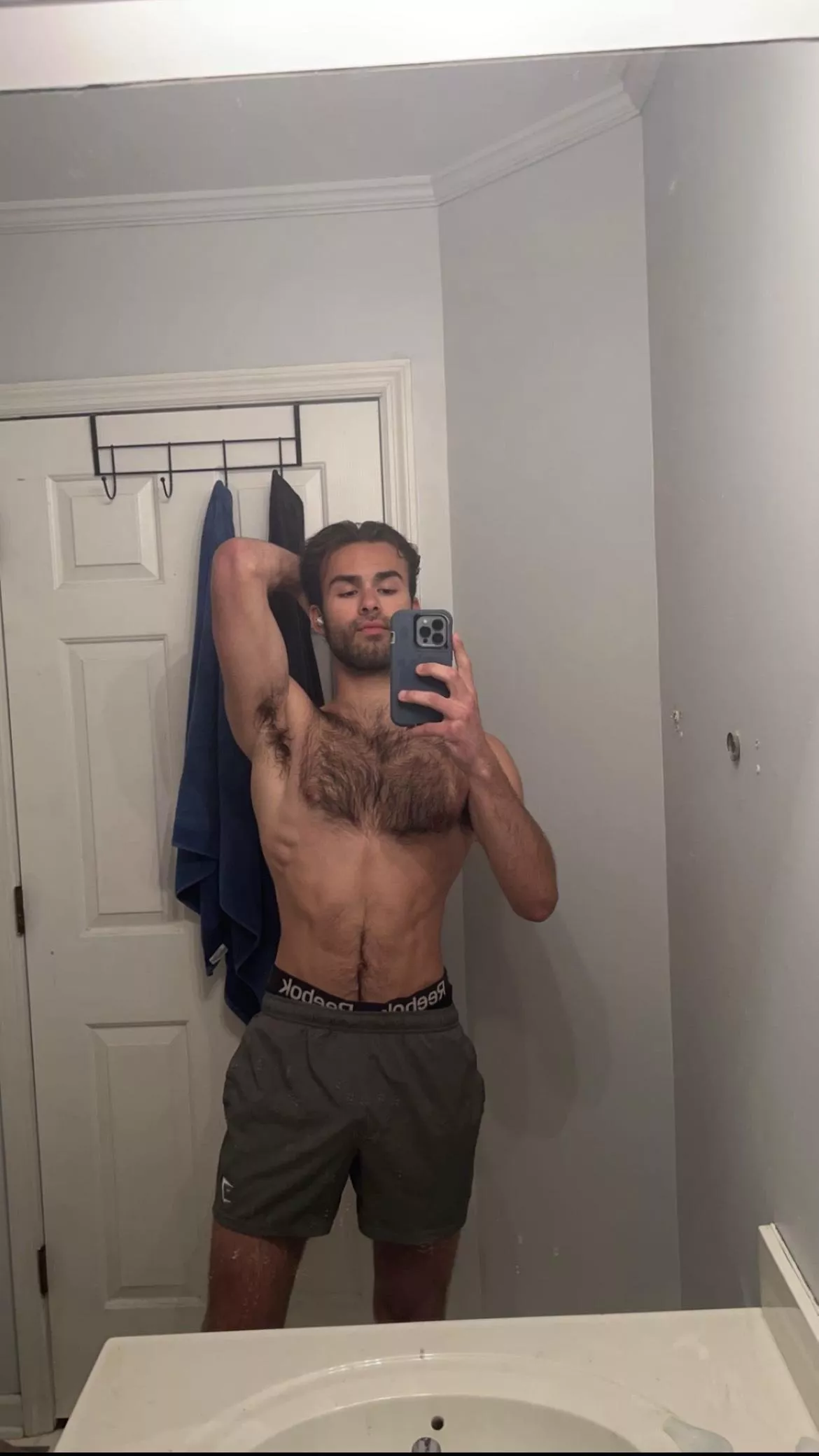 (22) I like men older than me and I wanted to see who would actually let me fuck them. I struggle with my confidence and I take criticism very well, DMs are open and reply’s are appreciated!