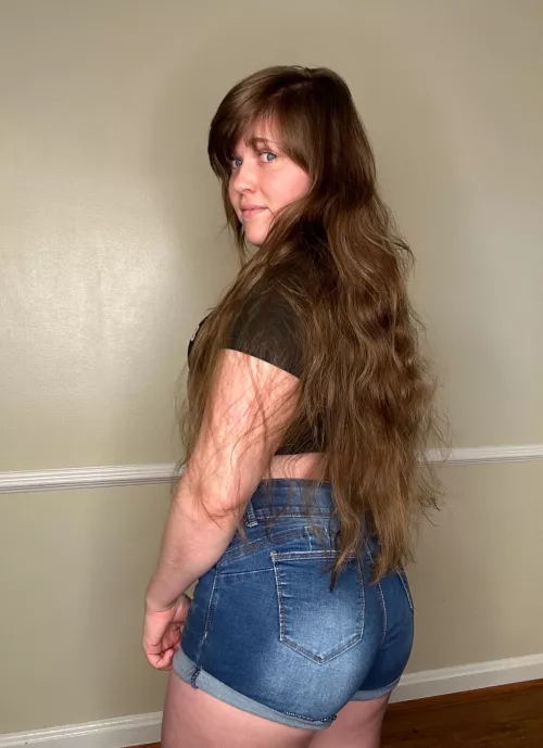 Hair is a bit long, time to trim it [f] 