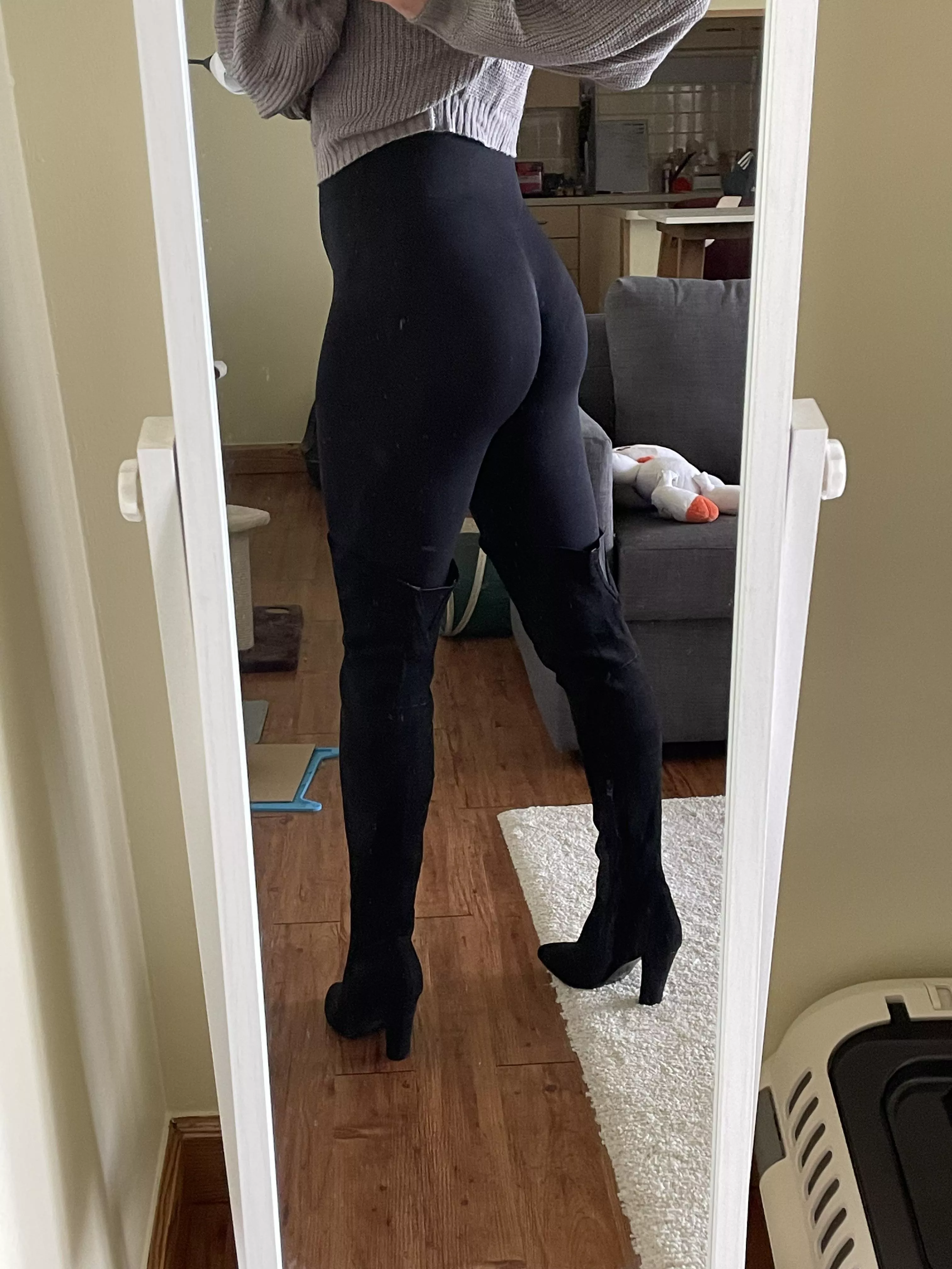 I can’t stay away from leggings.