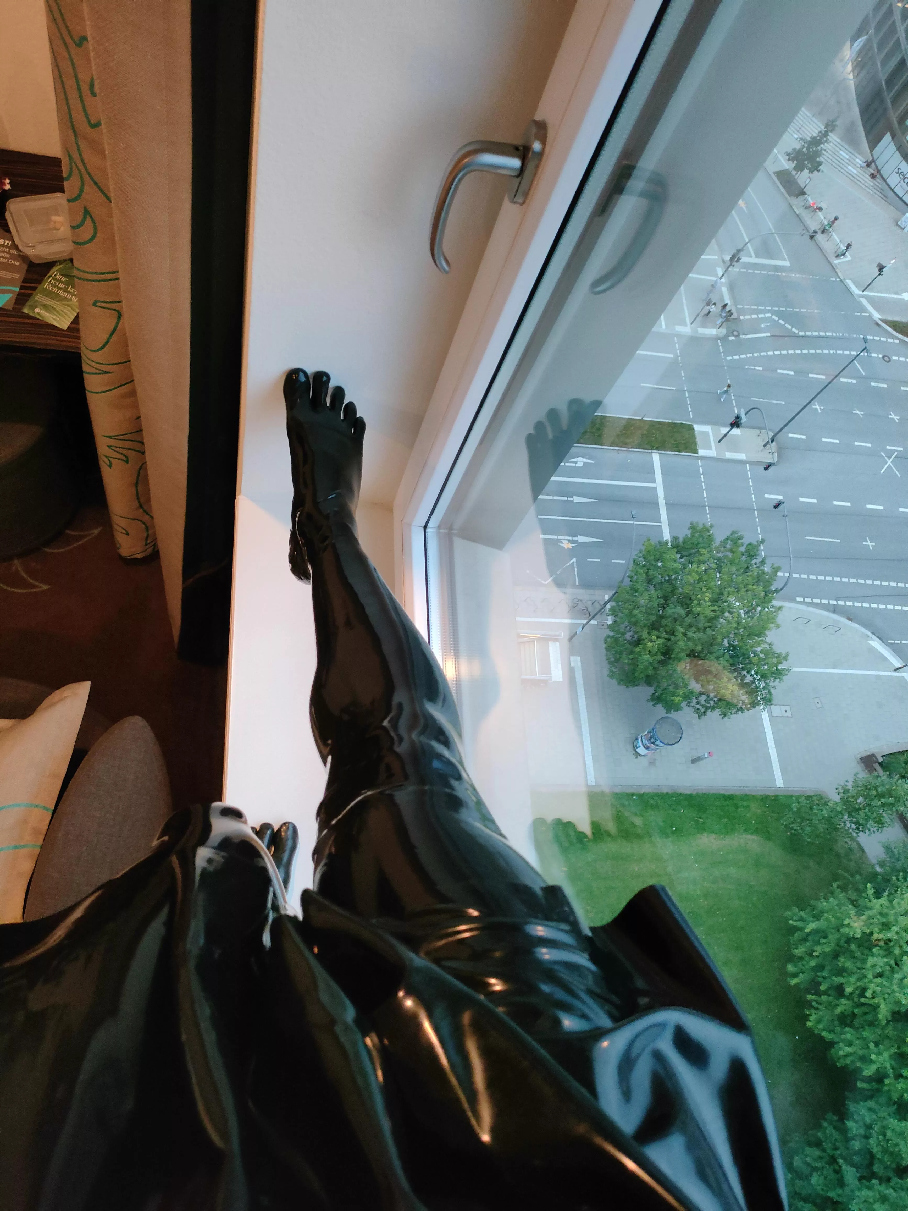 I was on vacation and brought my latex to the hotel 🖤😄 (Socks, stockings, panties, garter belt, skirt)