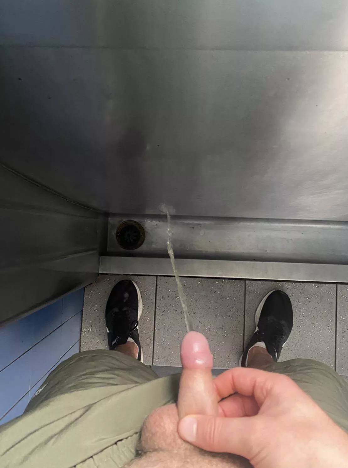 Love pissing in this park urinal after my run only wish someone was stood next to me 