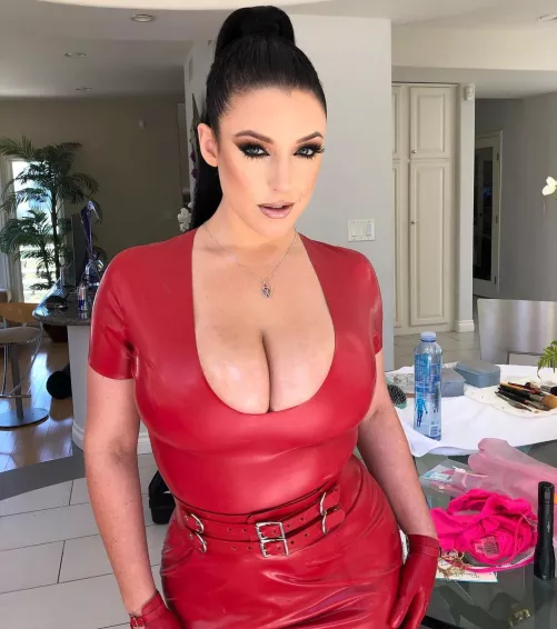 “My eyes are up here” 👀