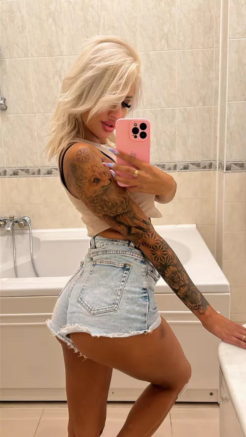 Need tips on how to attract those older hunks?