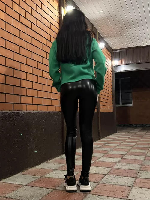 Shiny leggings are better than regular ones