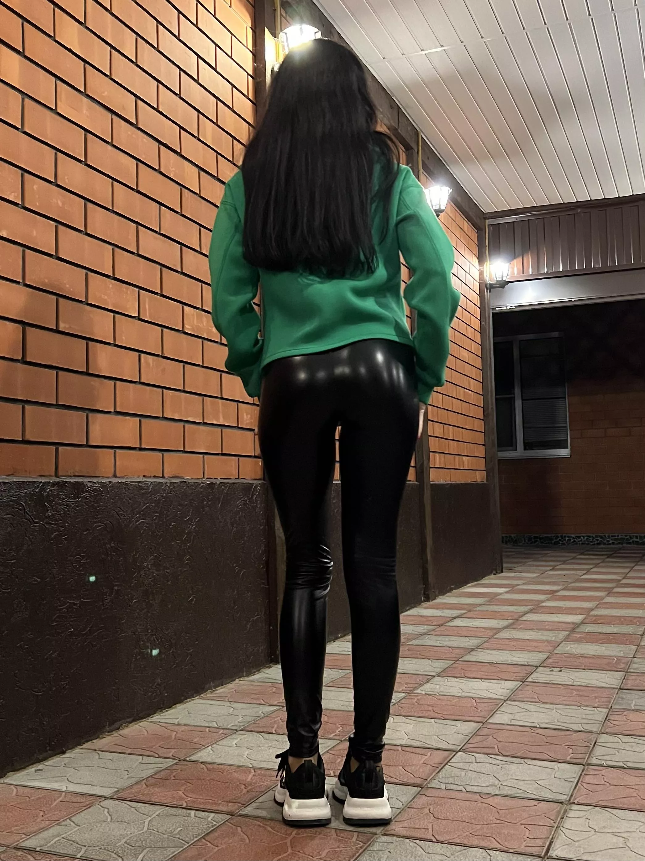 Shiny leggings are better than regular ones