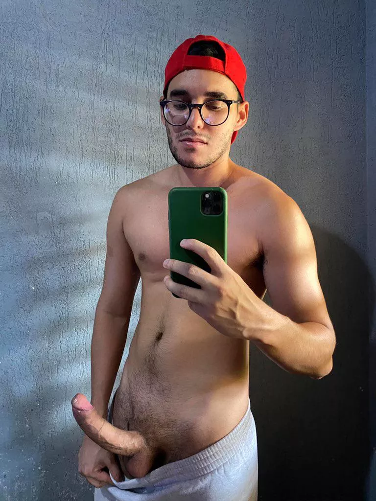 After training really make me horny 🥵