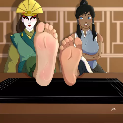 [Avatar] Korra and Kyoshi compare their feet sizes by (KosmicFu) 
