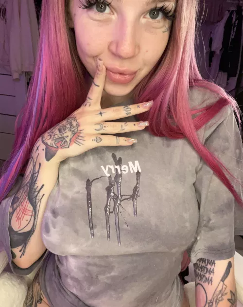 Dad got my T-shirt dirty, I should probably take it off