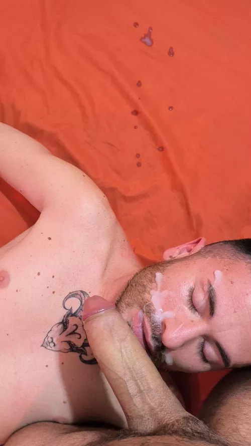 He likes my rain of milk, do you want it?