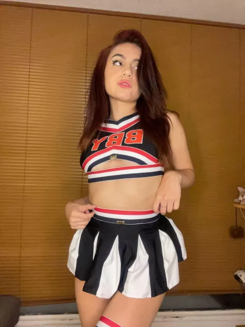 I feel like everyone stares at my tummy…especially if my navel is exposed 