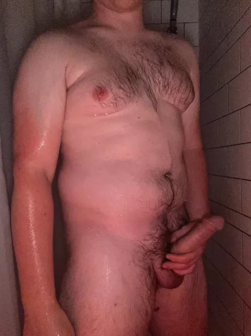 I love how my body hair looks when I’m wet 😈 [26]
