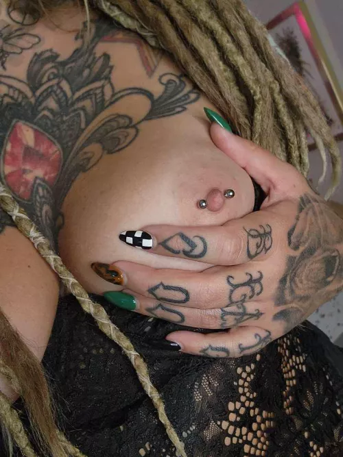 I Love The Dark Vibes