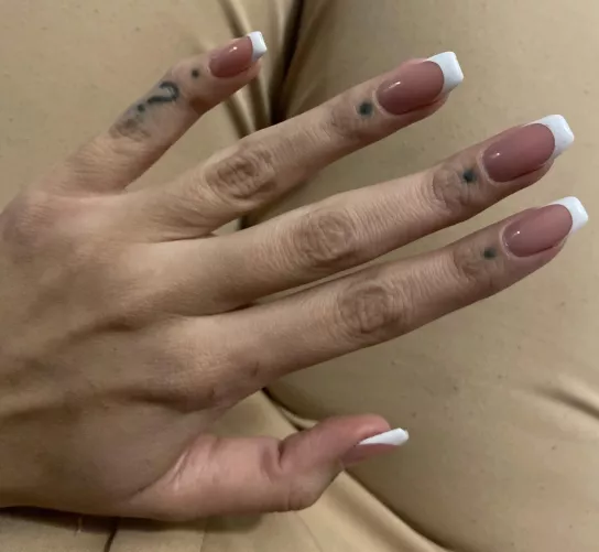 I love the manicure 