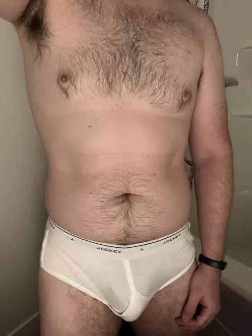 This pair had a busy day at the gym and playing sports and biking! Time for a soak 😴