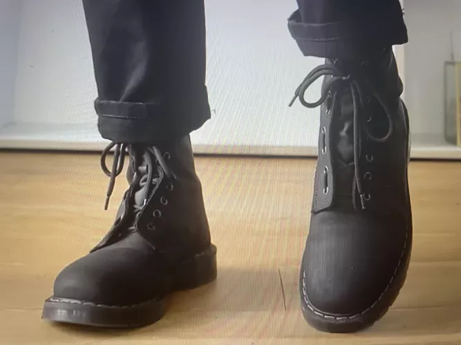 What’s this lacing style called?