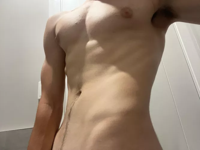 18 curious hmu @jesse_jaylong