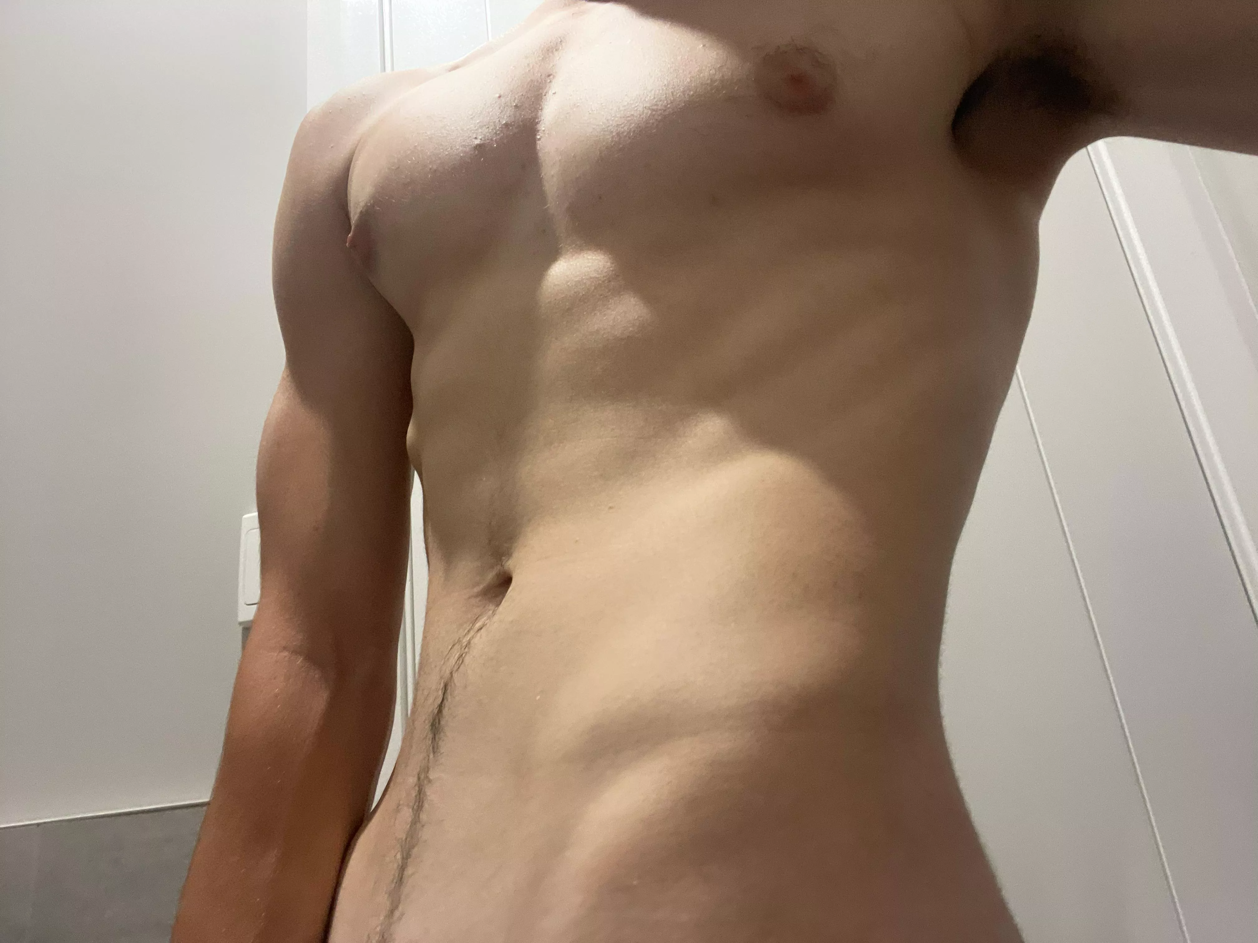 18 curious hmu @jesse_jaylong