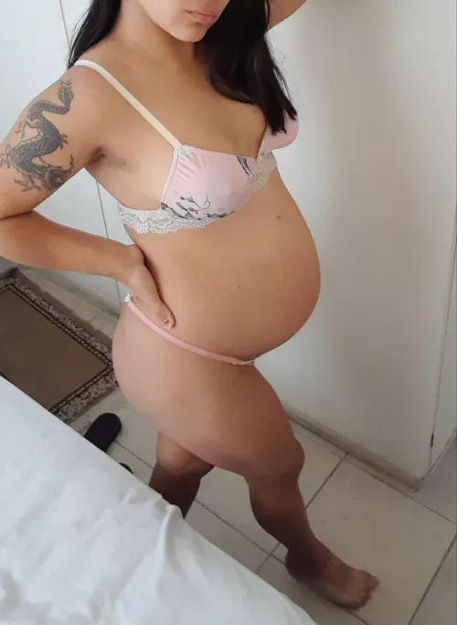 Could you be my boyfriend even though I'm close to giving birth? Pregnancy makes me want a partner  