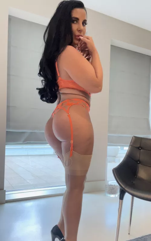 i wonder why nobody is ever flirting with me