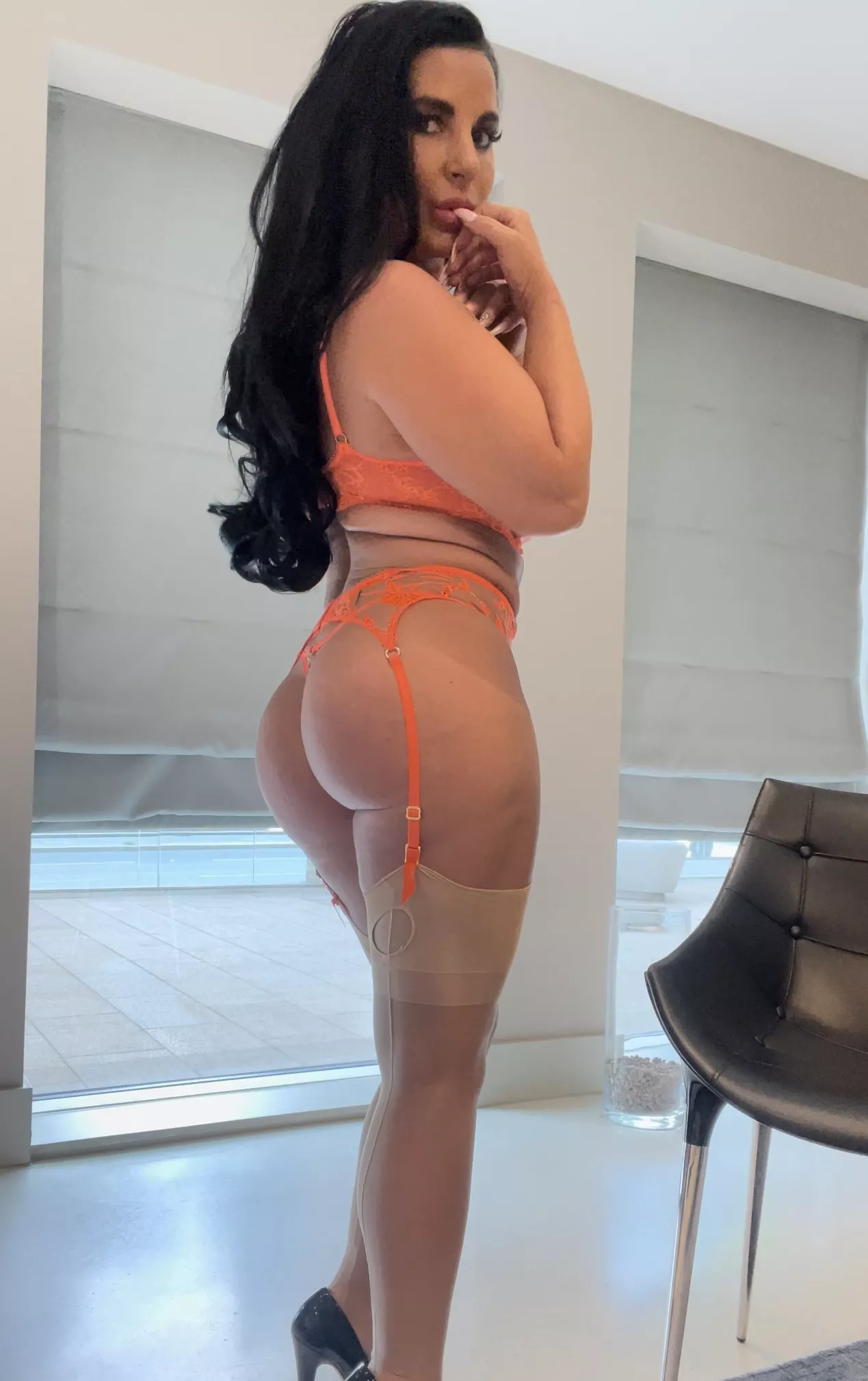 i wonder why nobody is ever flirting with me