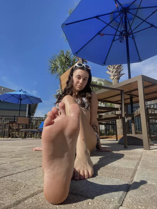 Lick my sole from bottom to top 