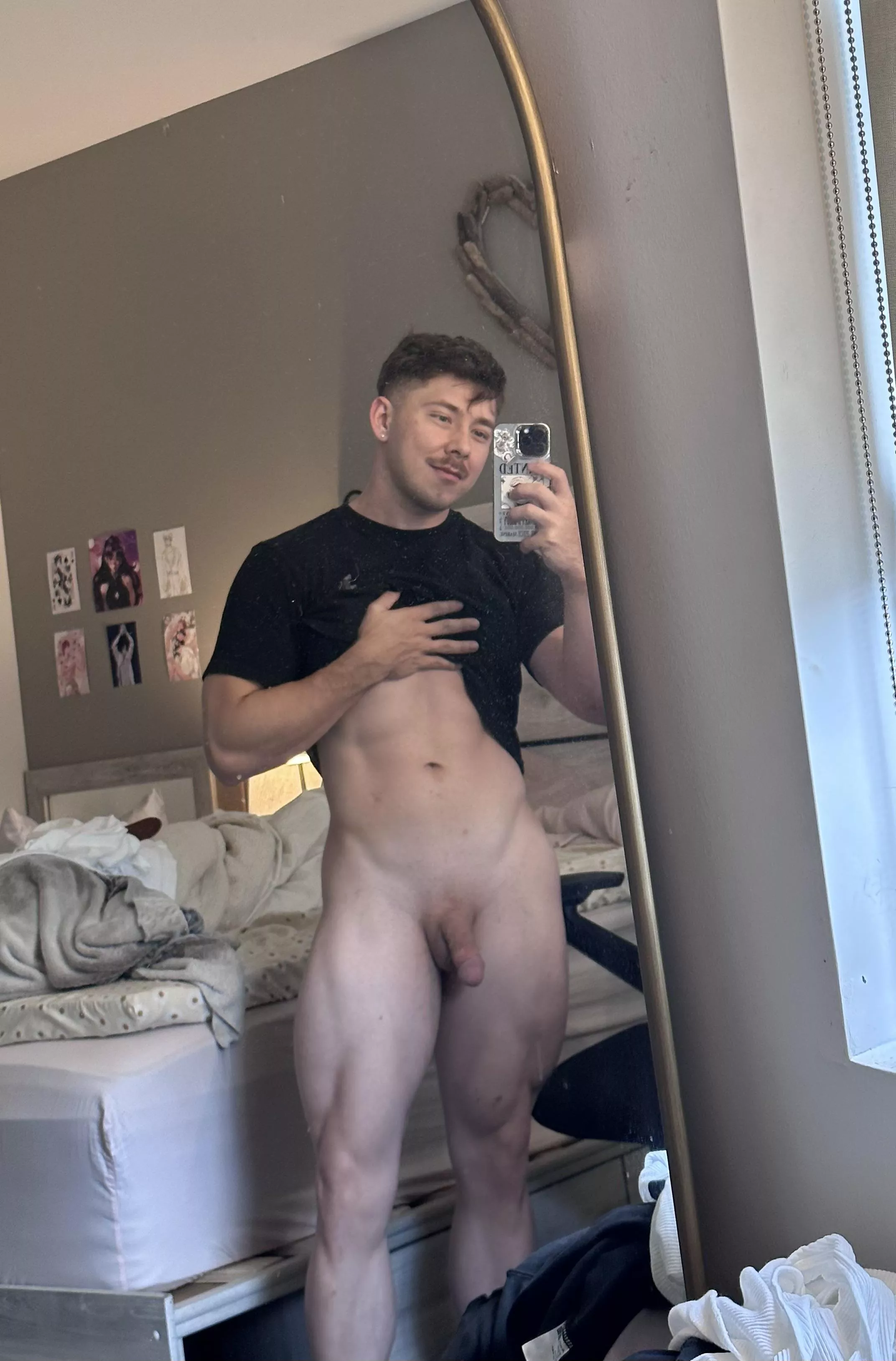 My morning skinny has been a lot more fun to check since I’ve gotten abs 😅