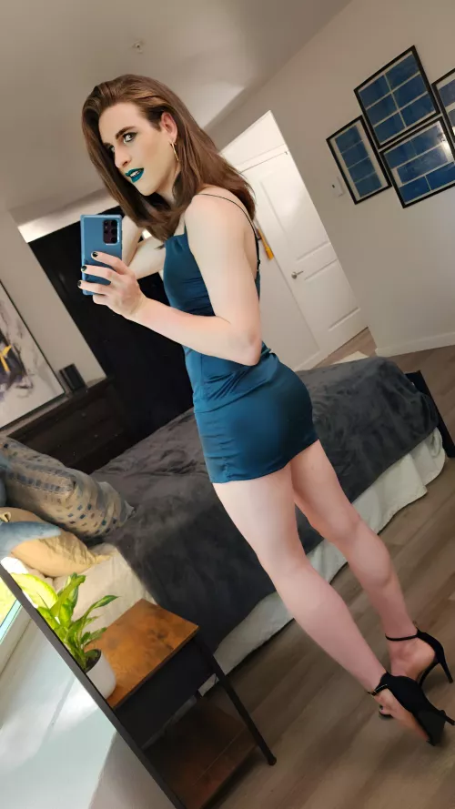 This dress falls perfectly over me, I think