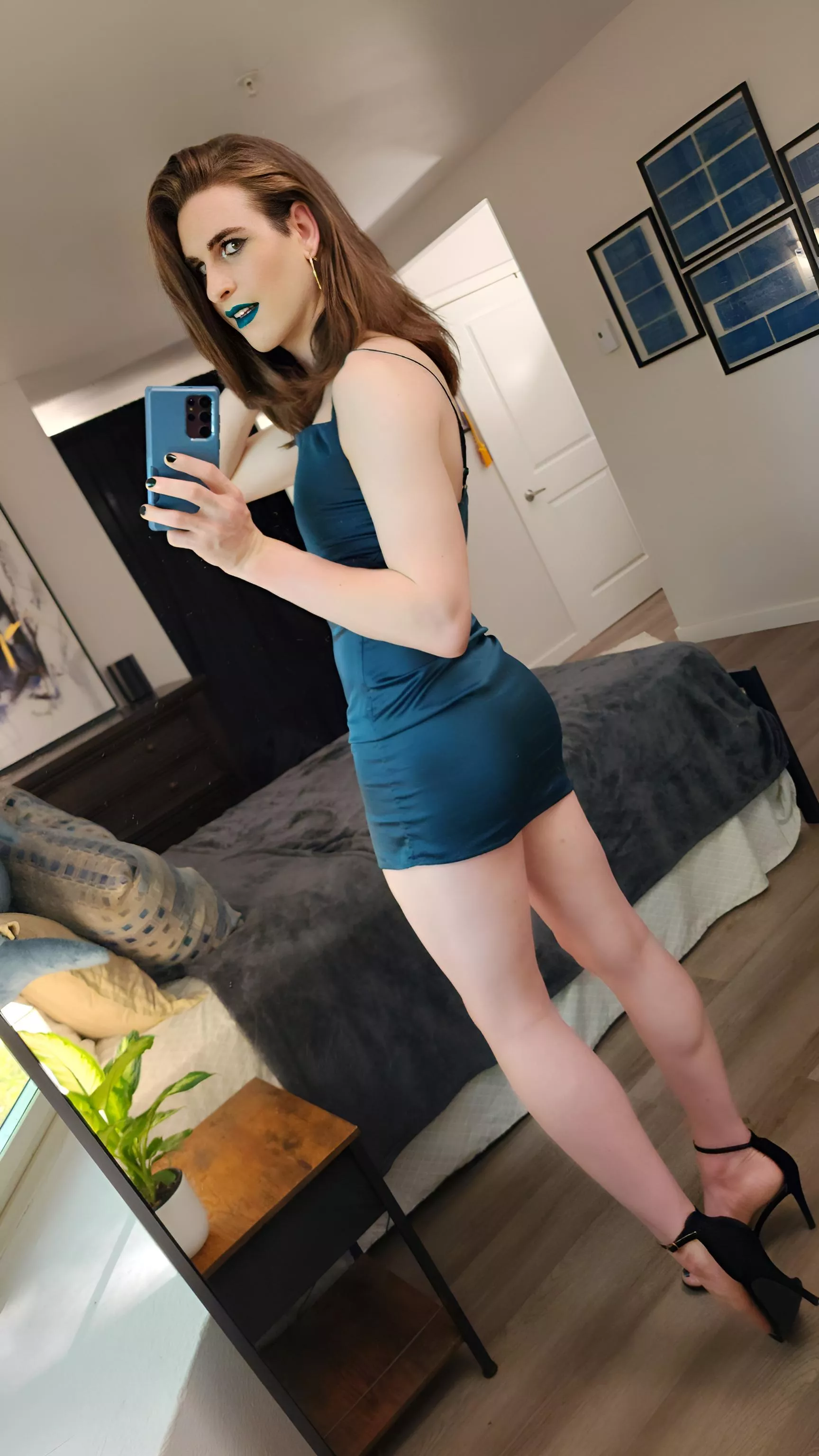 This dress falls perfectly over me, I think