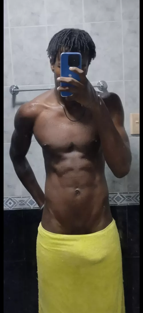 university student, start sending and I'll show you more👌🏾💸