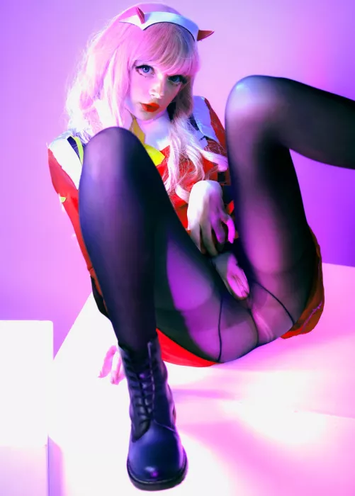 Zero Two [DARLING in the FRANXX] (Ave Ria)