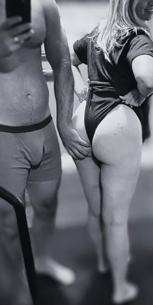 Another cheek is available (mf)