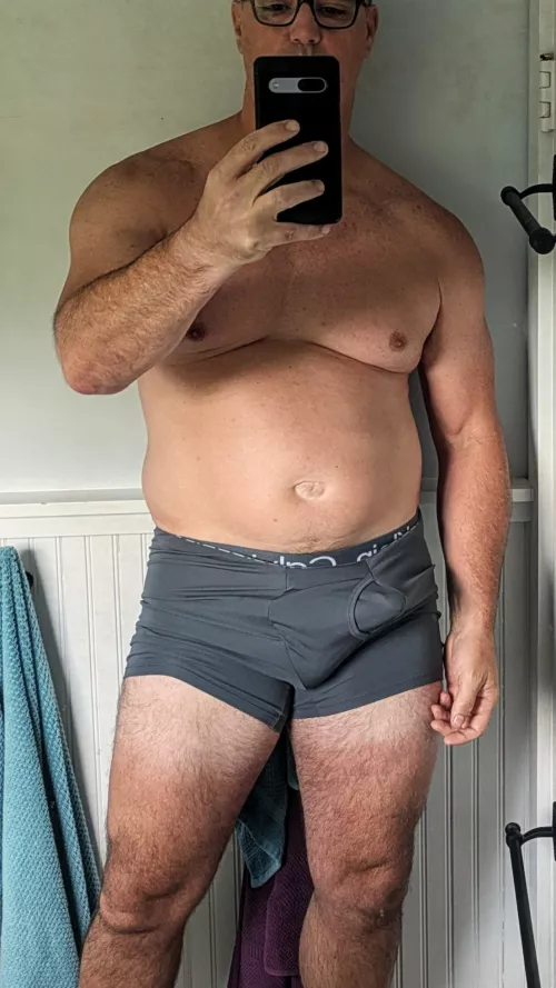 Are you women okay with a dad gut? [52]