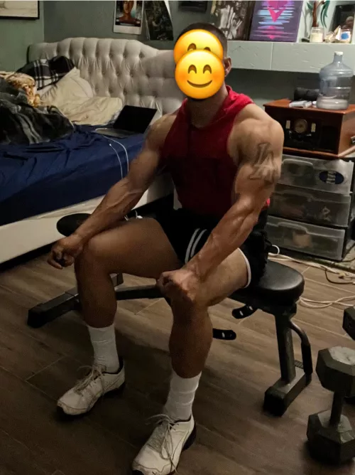 Arms looking juicy 