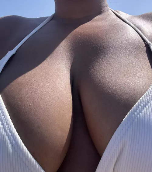 Beach time [f] 😎