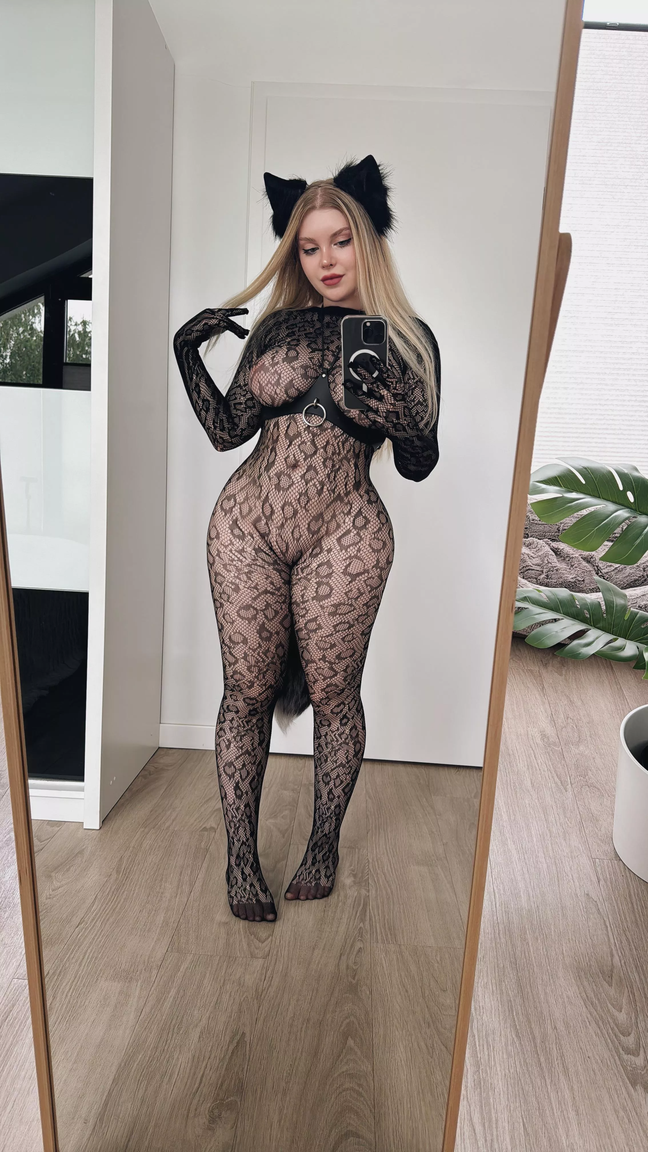 Come play with me master