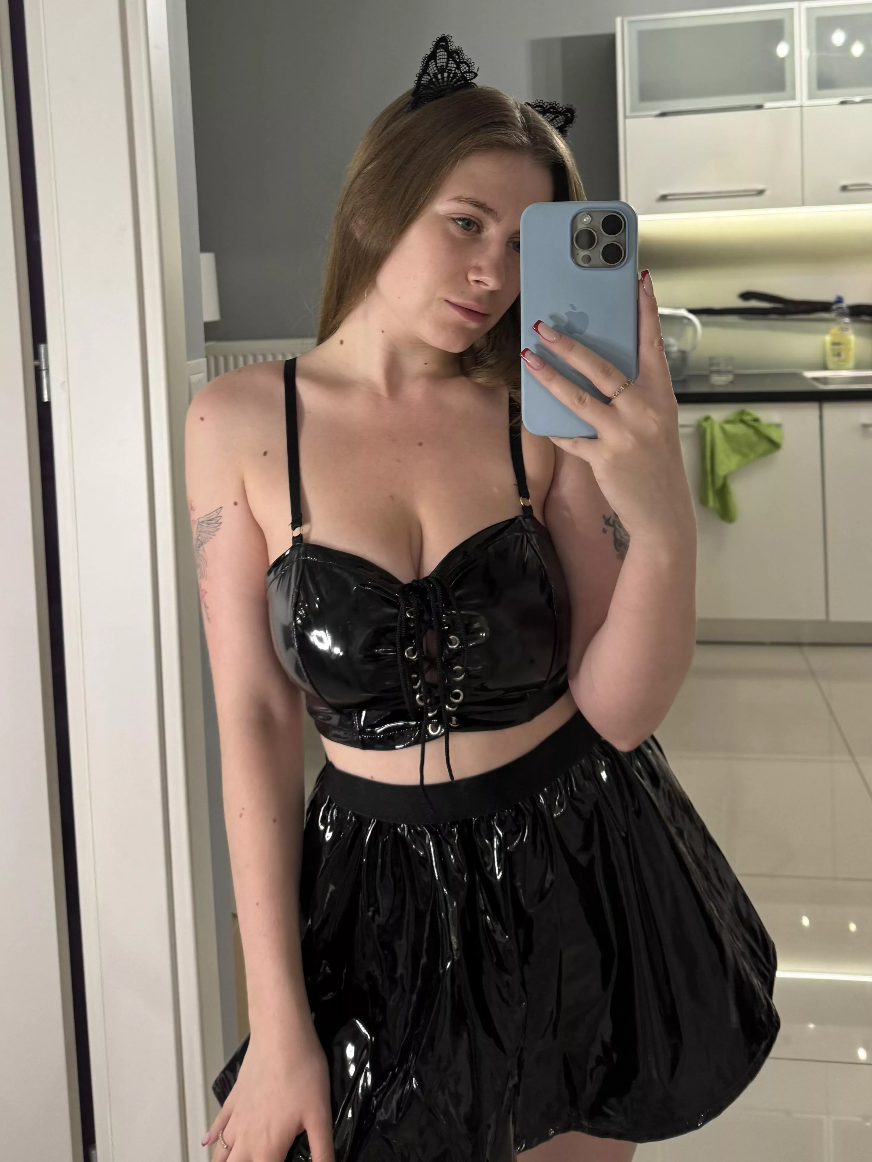 Do you rate my cleavage