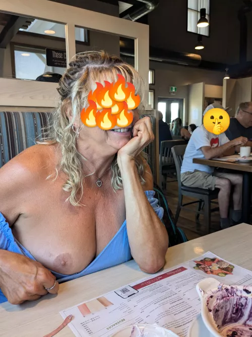 Flashing during dessert.