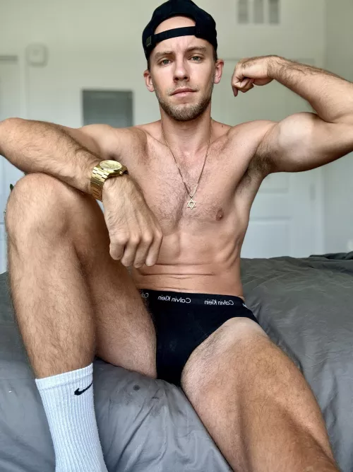 Get on your knees for your 6’3 Jewish King