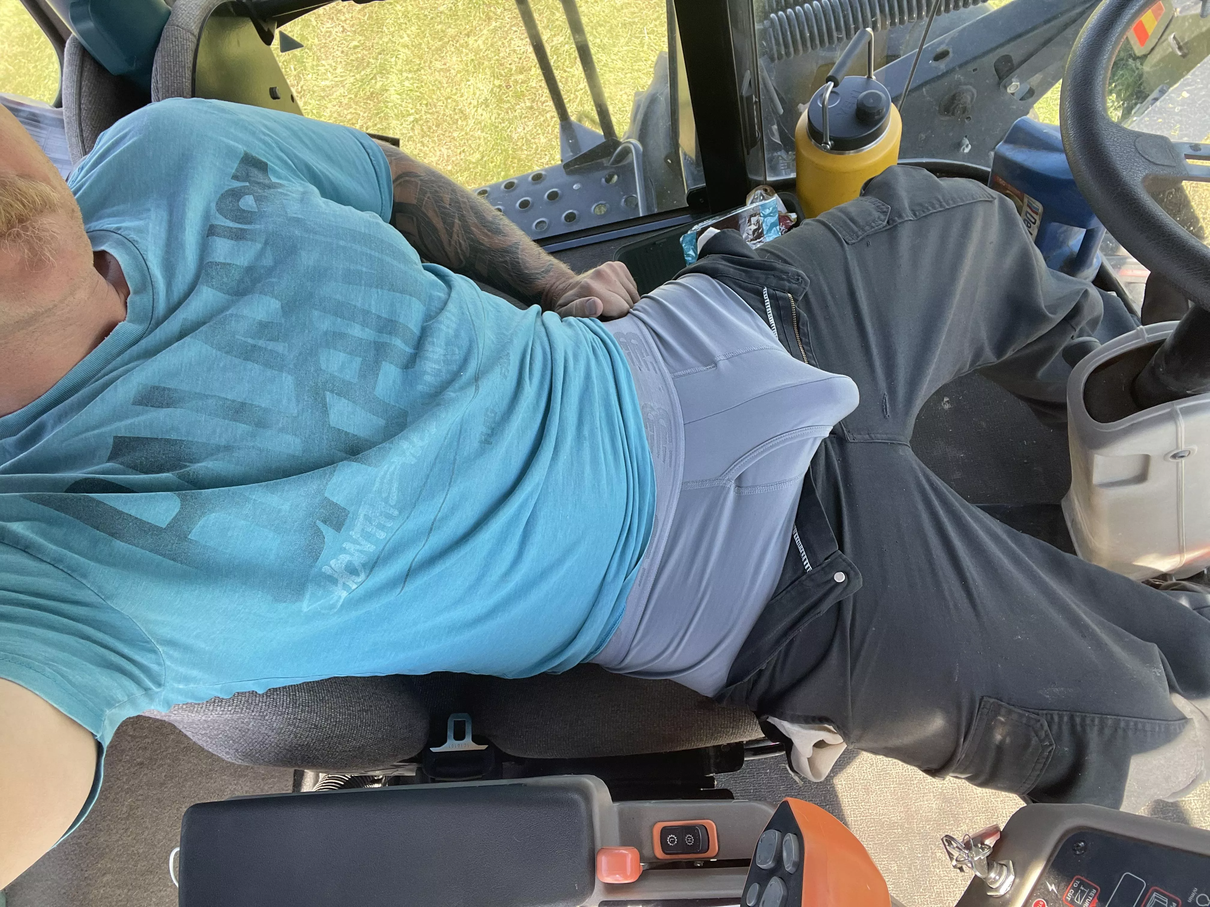 I wanna know if you can make me cum without pulling it out. (34)