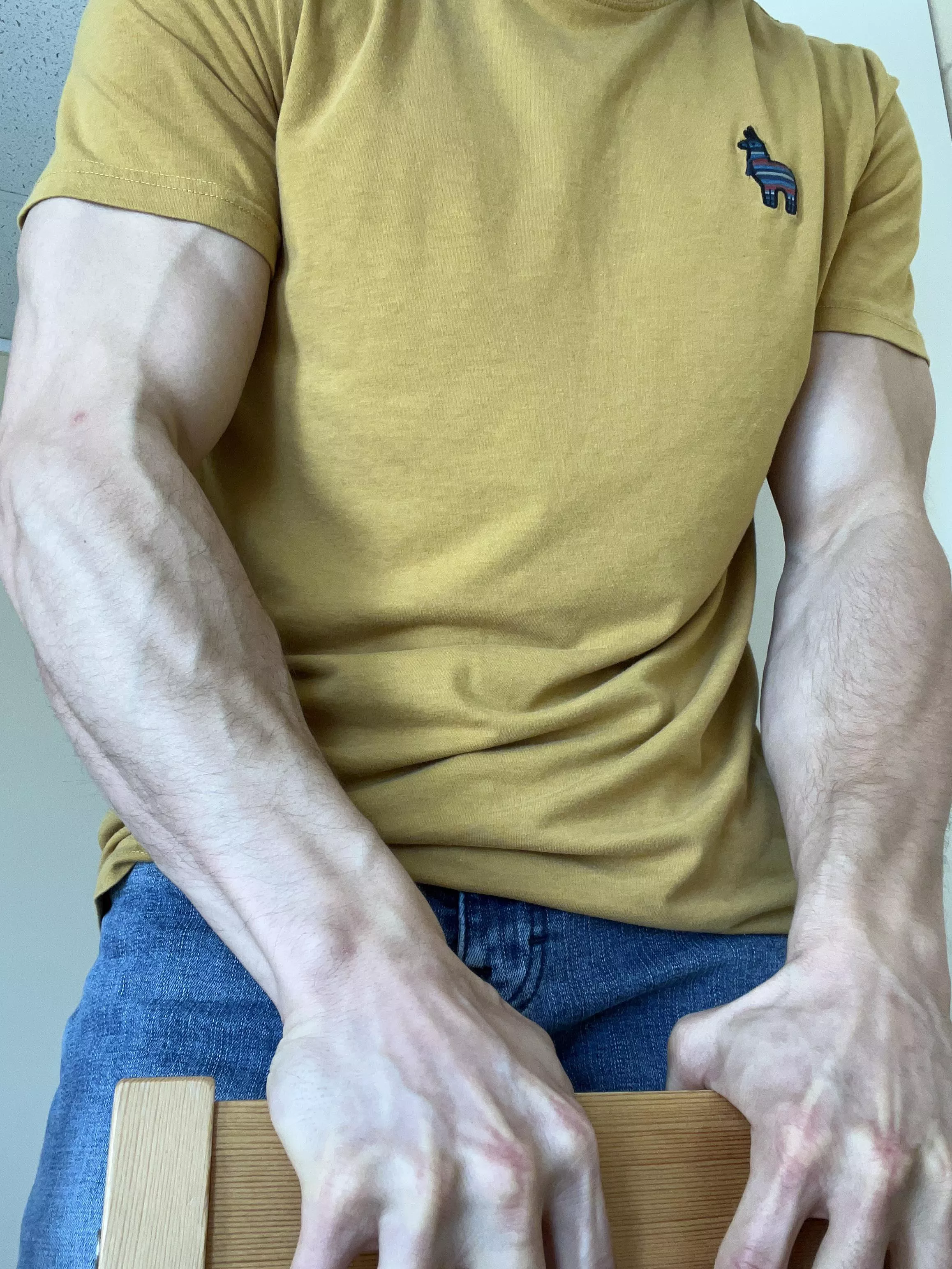 Let me pull out your chair!